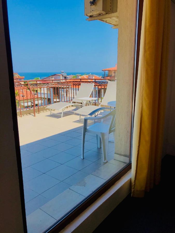 Family Hotel Friends Приморско Экстерьер фото