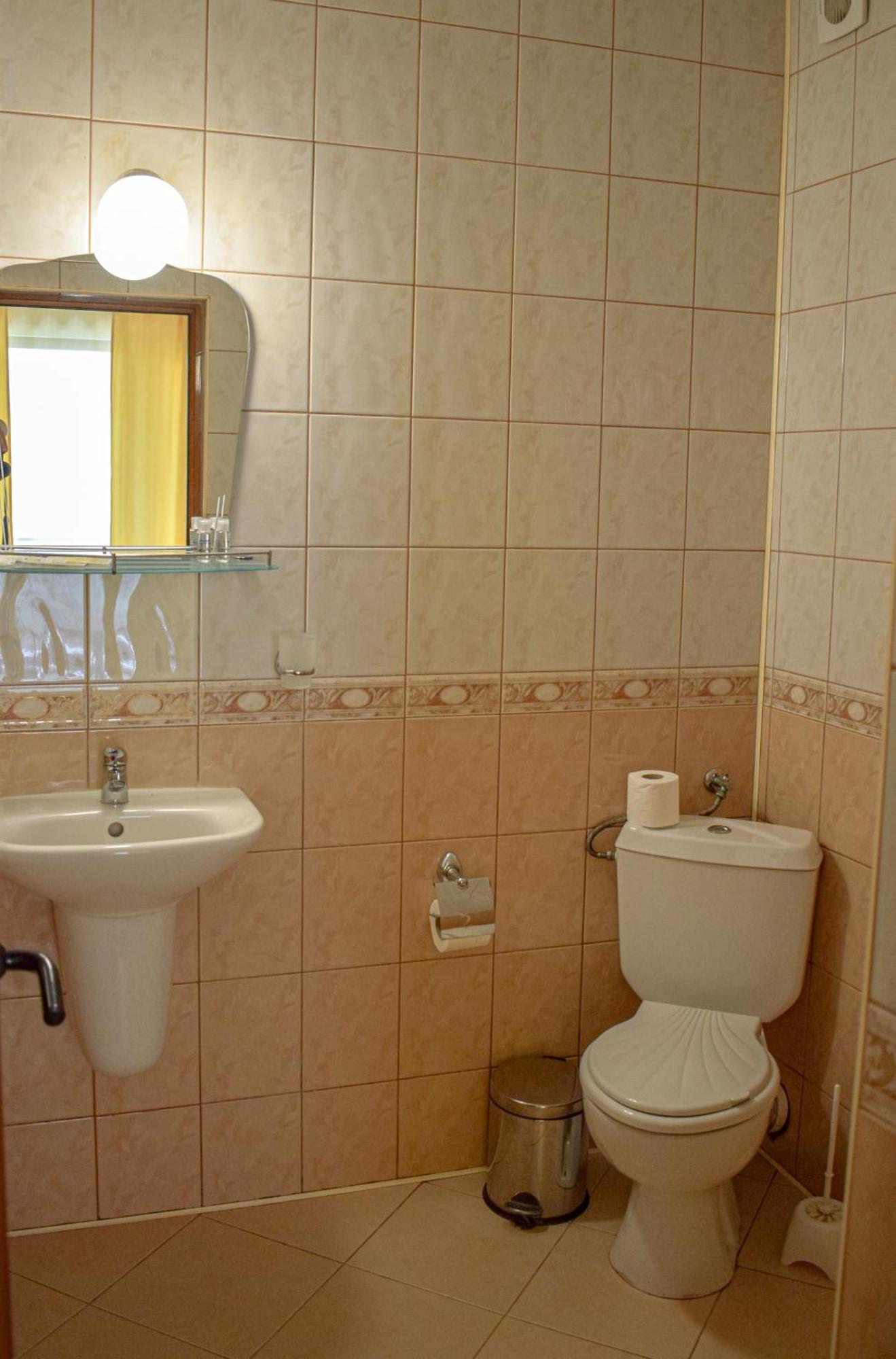 Family Hotel Friends Приморско Экстерьер фото